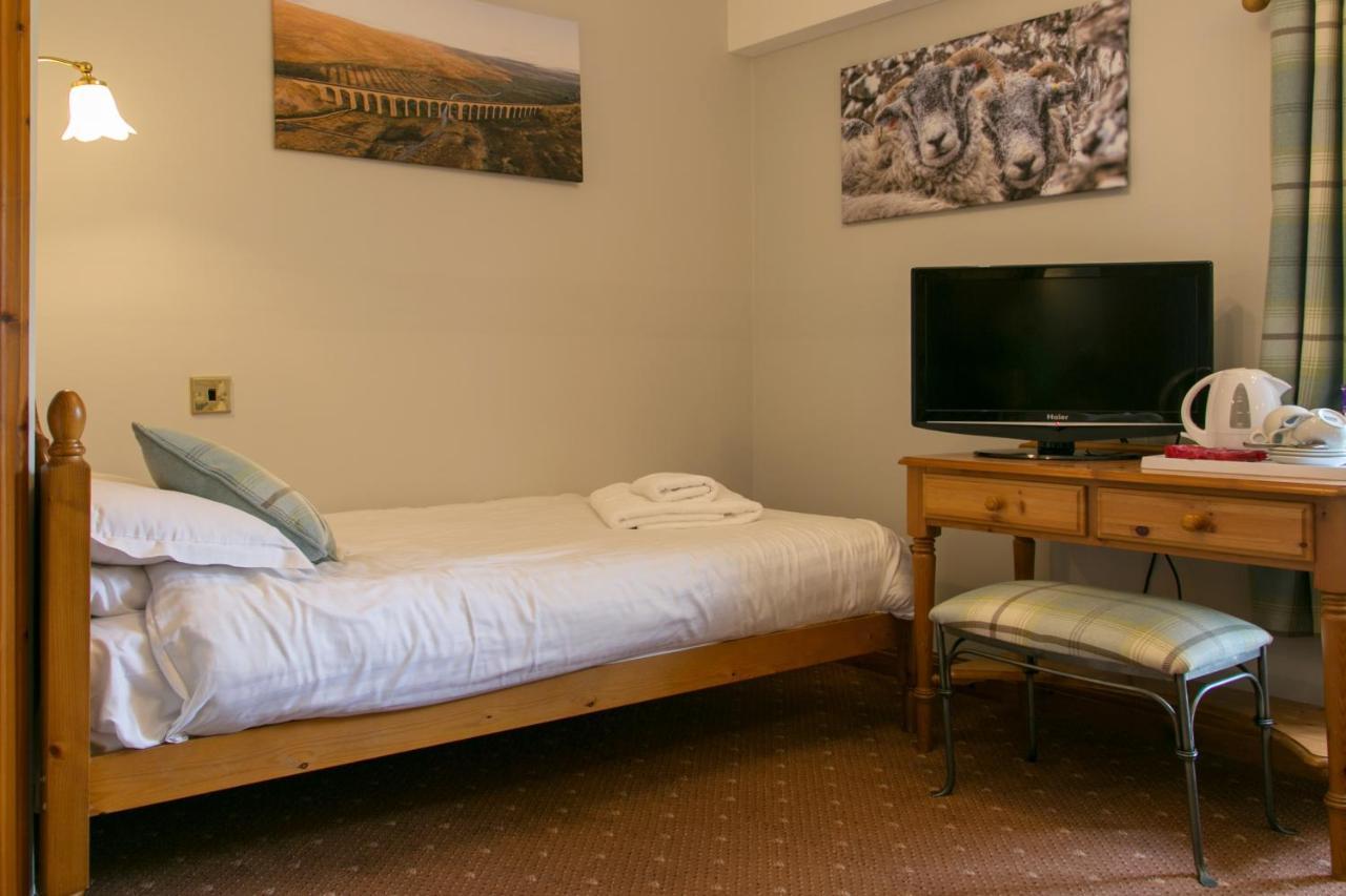 The Marton Arms Hotel Ingleton  Eksteriør billede